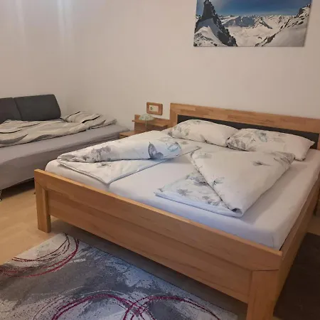 Ferienwohnung Larcher Apartment *
